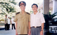 陈宗明董事长与时任中央军委副主席张震（上将